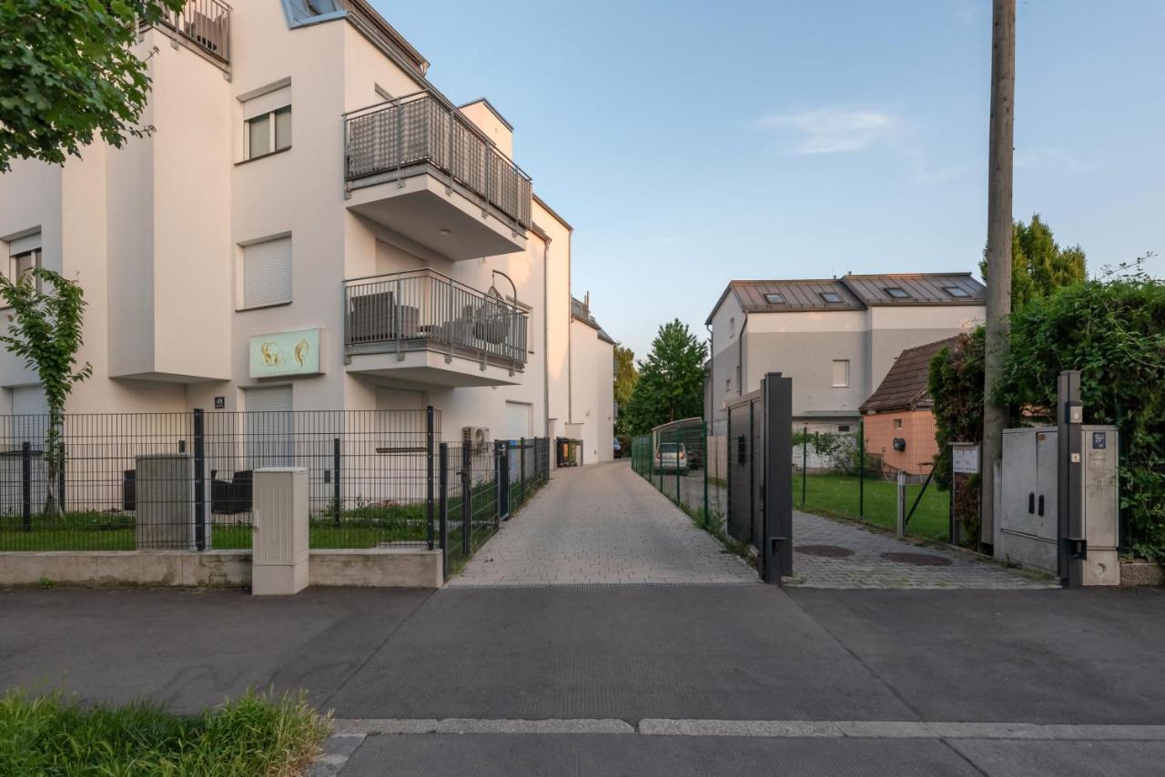 Gruene Ruhelage, 20 Minuten Ins Zentrum Und Parkgarage Appartement