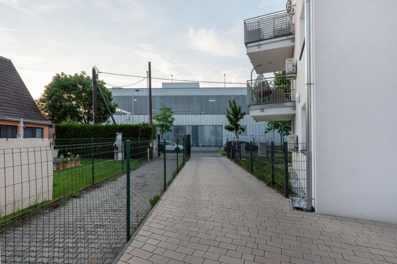 Gruene Ruhelage, 20 Minuten Ins Zentrum Und Parkgarage Appartement Wenen
