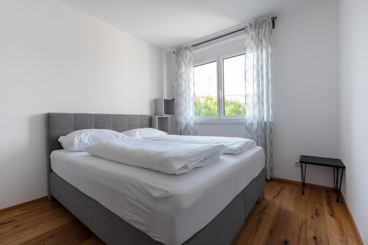 Gruene Ruhelage, 20 Minuten Ins Zentrum Und Parkgarage Apartment